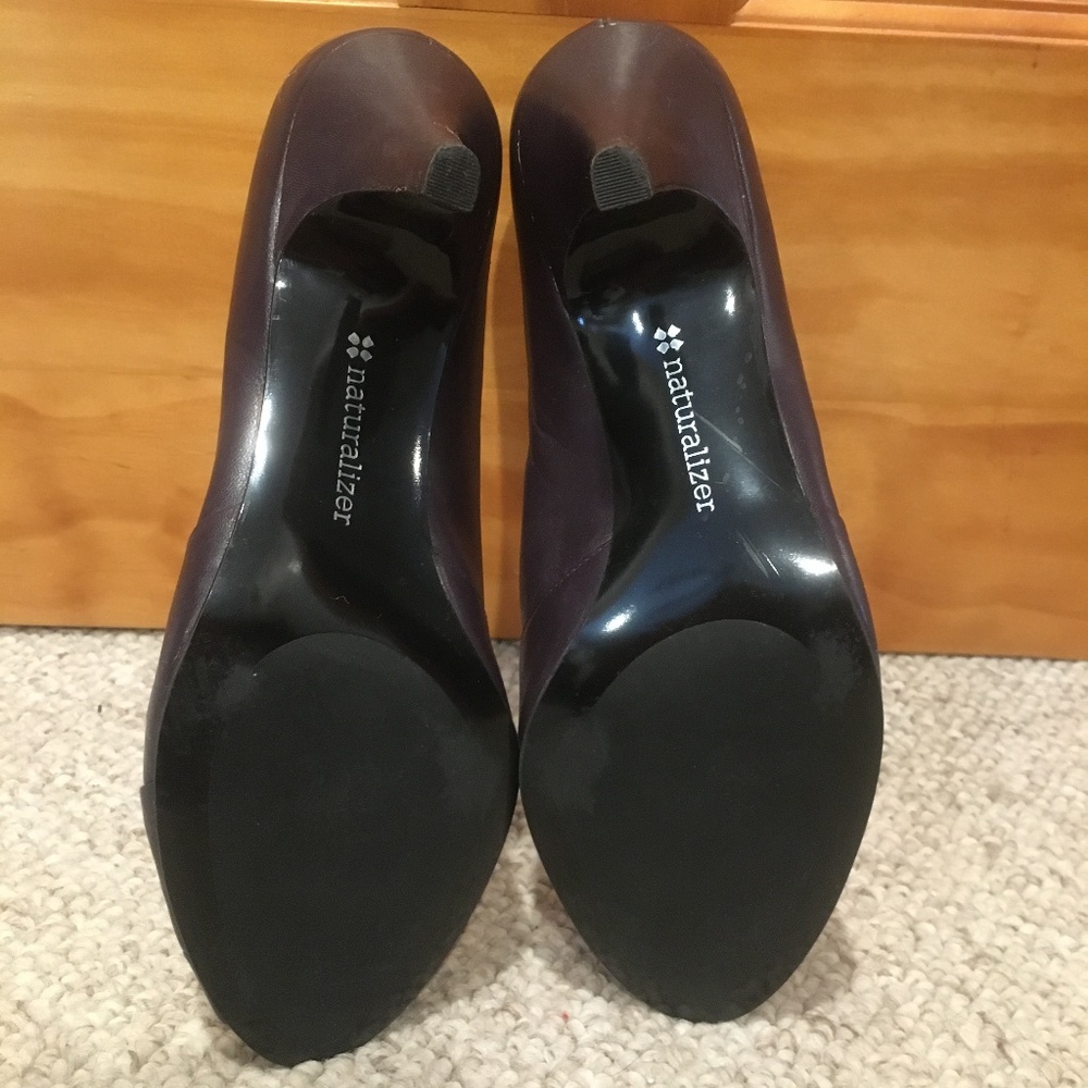 Naturalizer Pumps - Picture 4 of 5